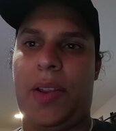 Siendokam o Kamilo Mora Youtuber Colombiano y miembro del Real Team Gordo meme de Rasputia Versión mujer de la Travatón CON EXPRESIONES FACIALES EN BOCA Y CEJAS